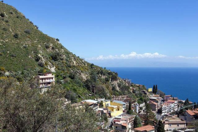 Carly & Dane Vacation House Apartamento Taormina Exterior foto